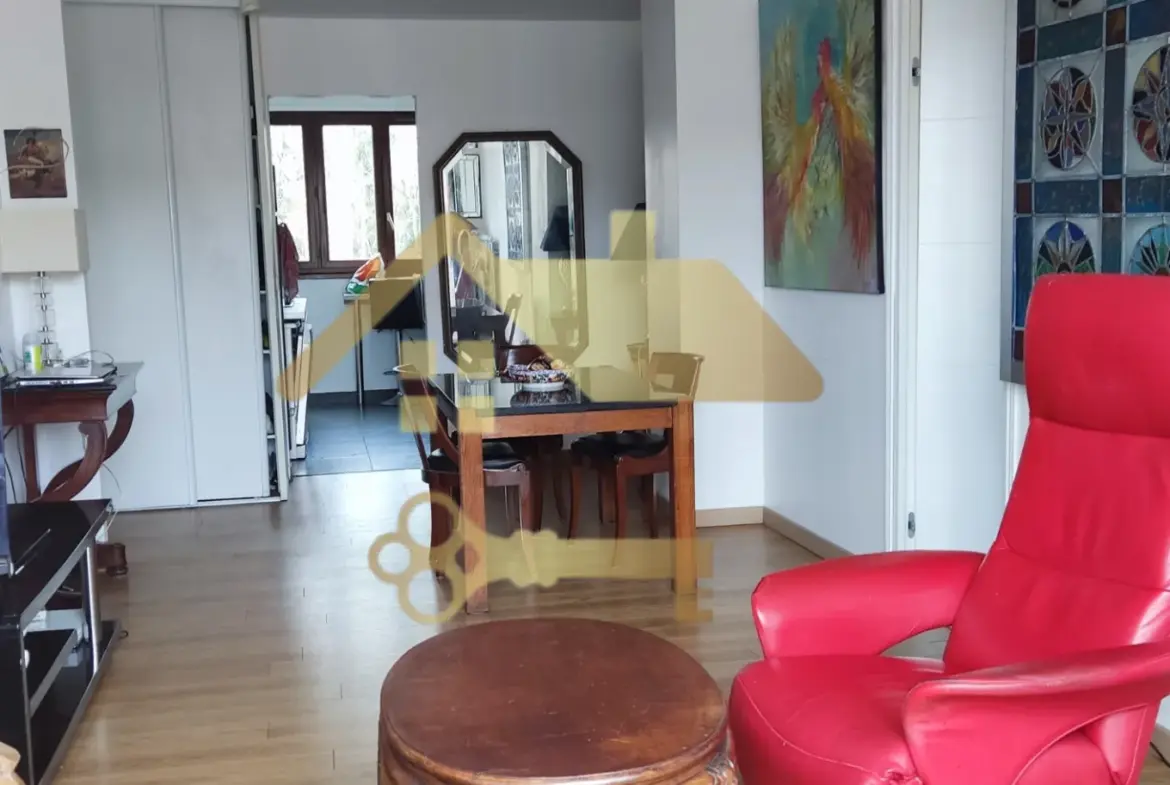 À vendre : Appartement 4 pièces de 74 m² à Le Thillay 