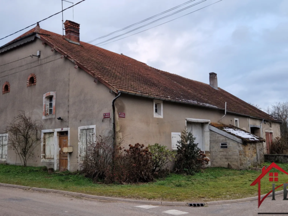 Ancienne ferme à rénover à Ouge - 70 m2 sur 689 m2 à 15.000 euros