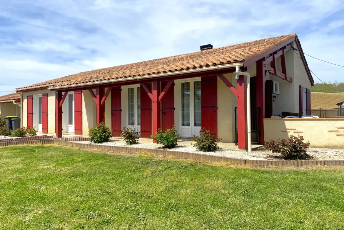 Maison de plain-pied, 160 m² avec piscine à Sainte Bazeille 