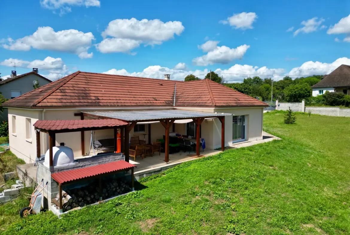 Vente Maison de Plain-Pied à Cavagnac - 3 Chambres et Piscine 