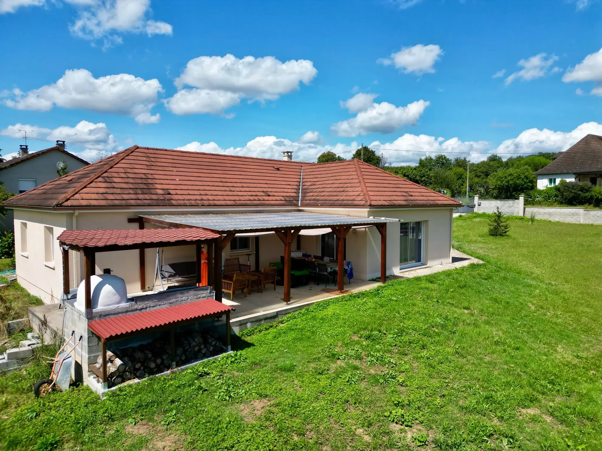 Vente Maison de Plain-Pied à Cavagnac - 3 Chambres et Piscine 