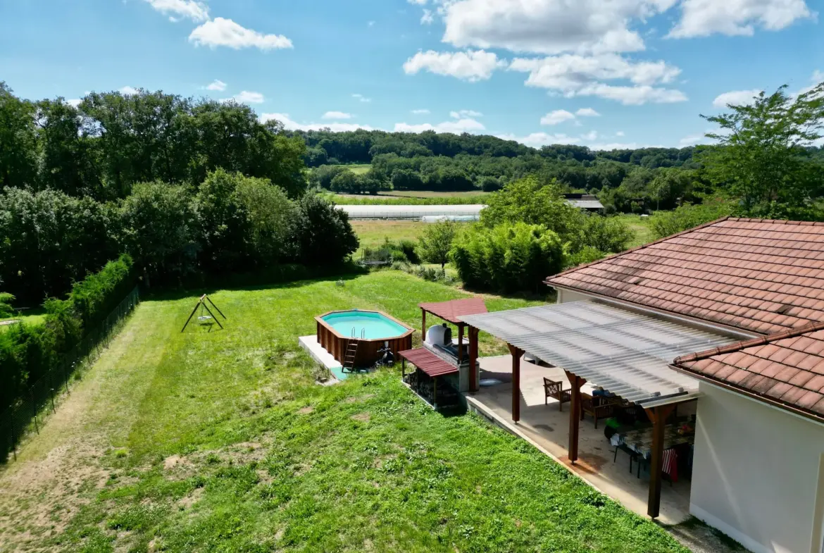 Vente Maison de Plain-Pied à Cavagnac - 3 Chambres et Piscine 