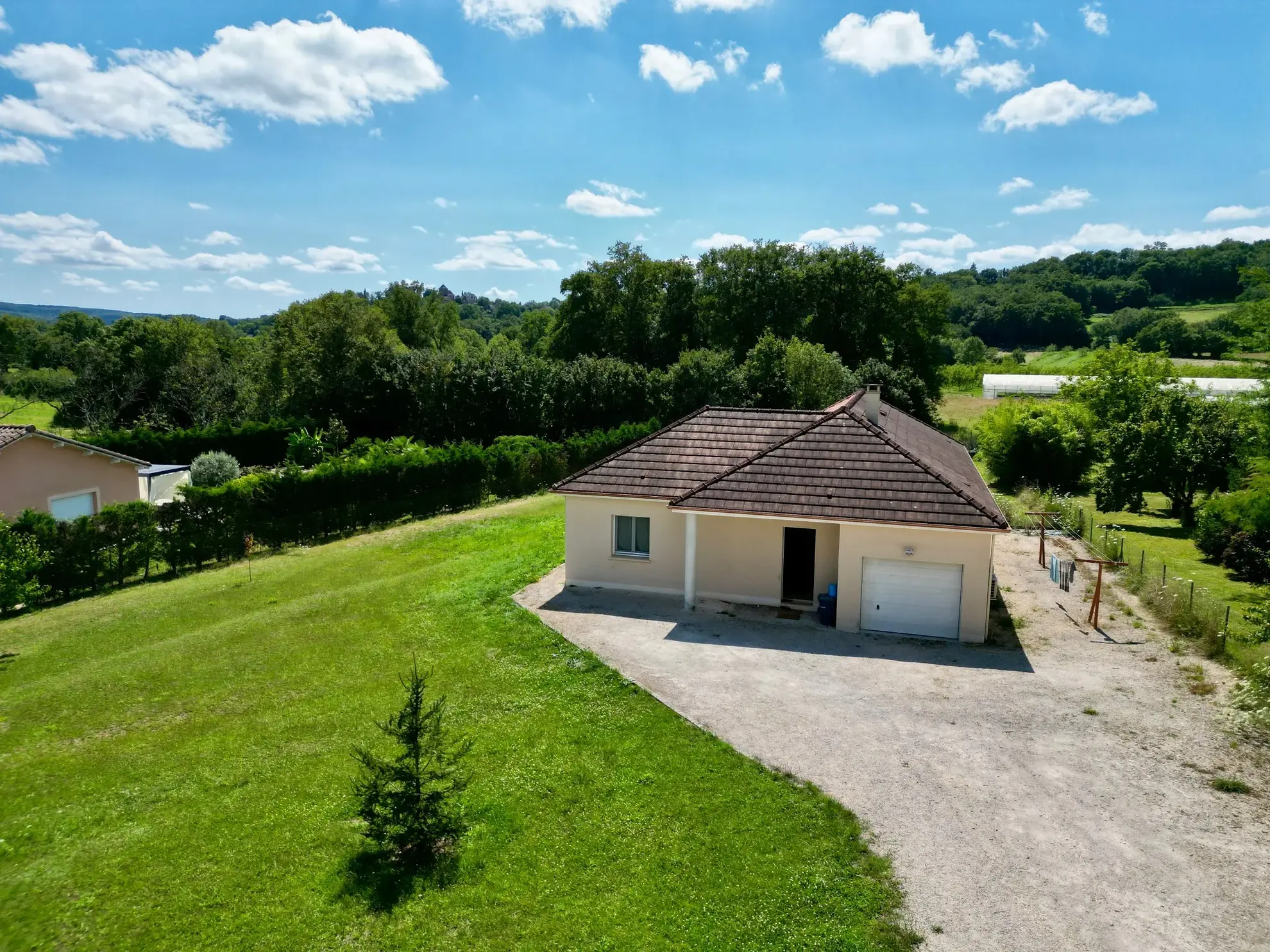 Vente Maison de Plain-Pied à Cavagnac - 3 Chambres et Piscine 