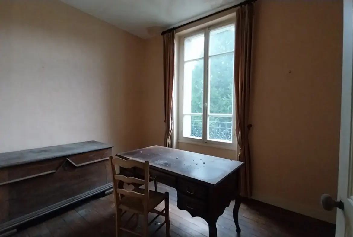 Maison à rénover avec 4 chambres à l'entrée de Ribérac 