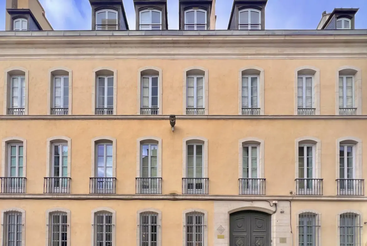 Plateau à aménager à Dijon - Centre historique 