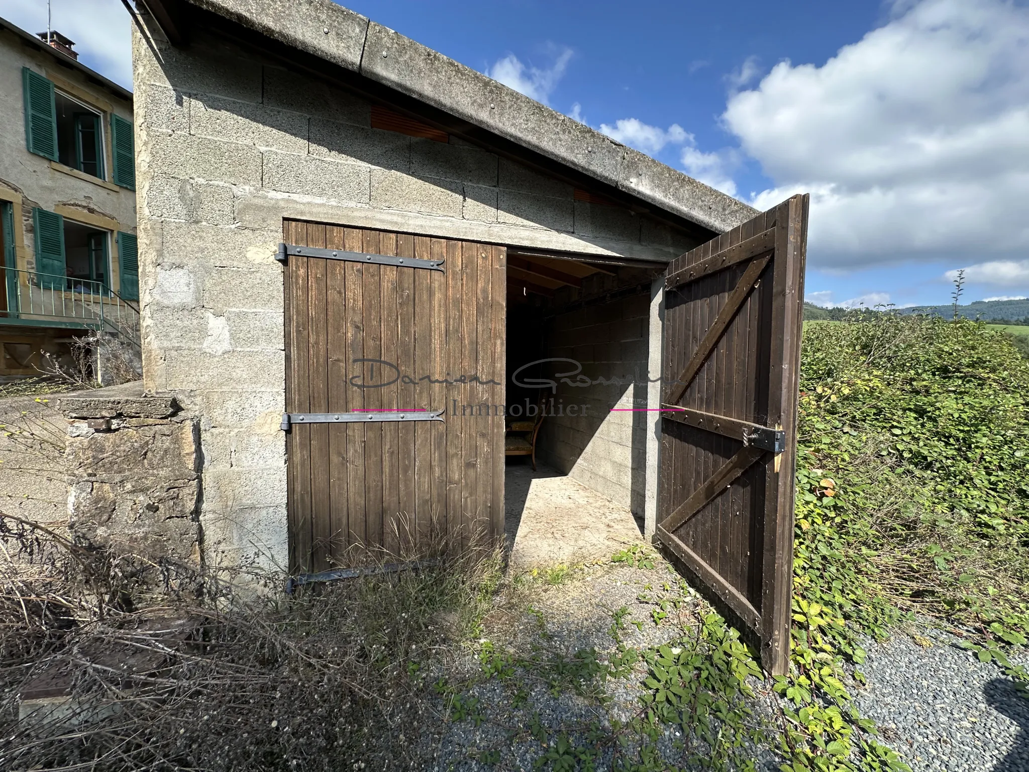 Maison d'Habitation avec Terrain à Thizy-les-Bourgs 