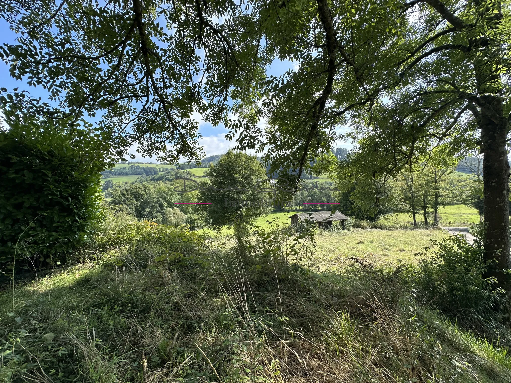 Maison d'Habitation avec Terrain à Thizy-les-Bourgs 