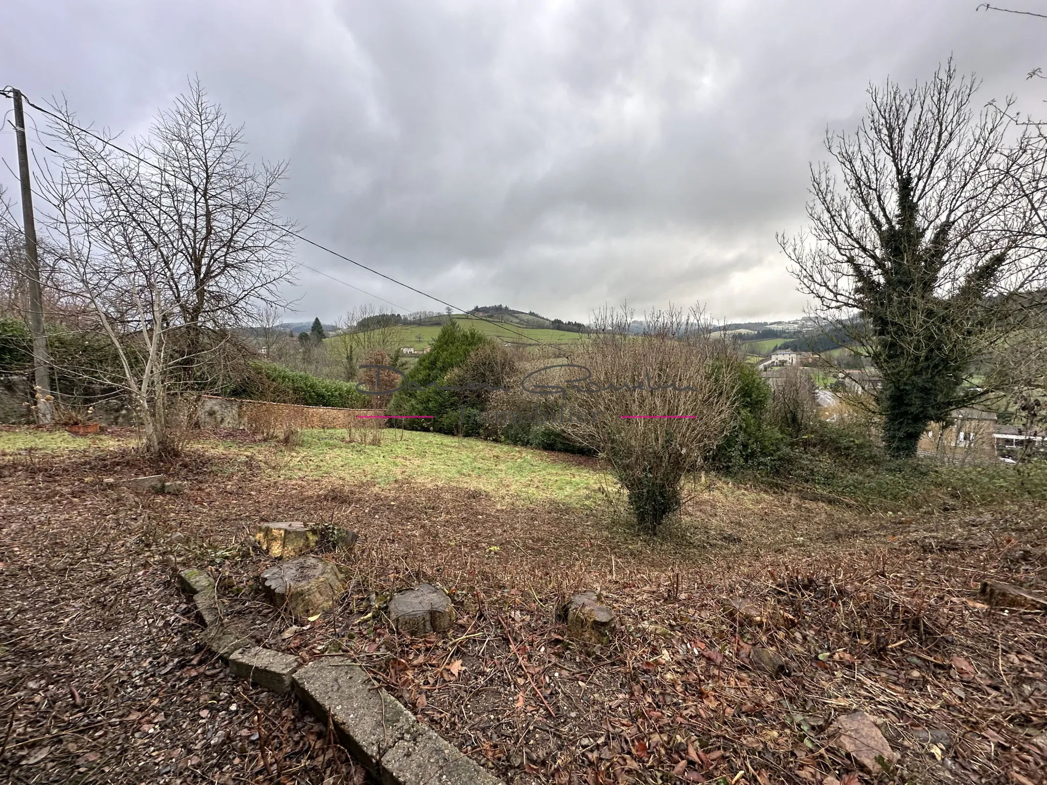 Maison d'Habitation avec Terrain à Thizy-les-Bourgs 