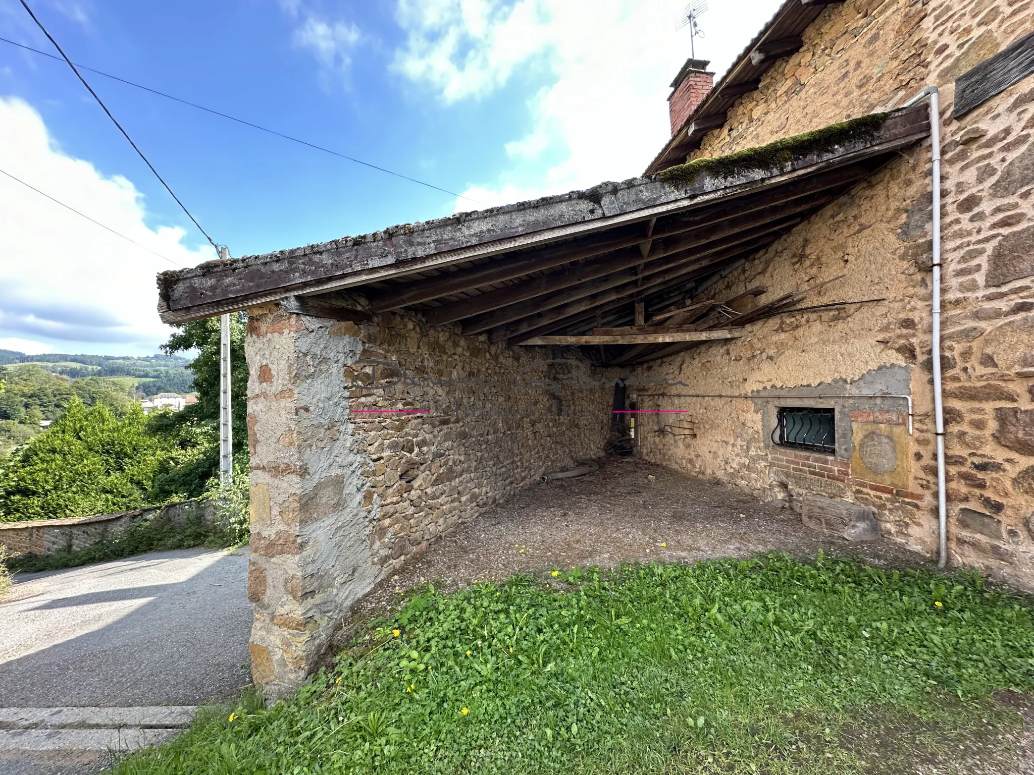 Maison d'Habitation avec Terrain à Thizy-les-Bourgs 