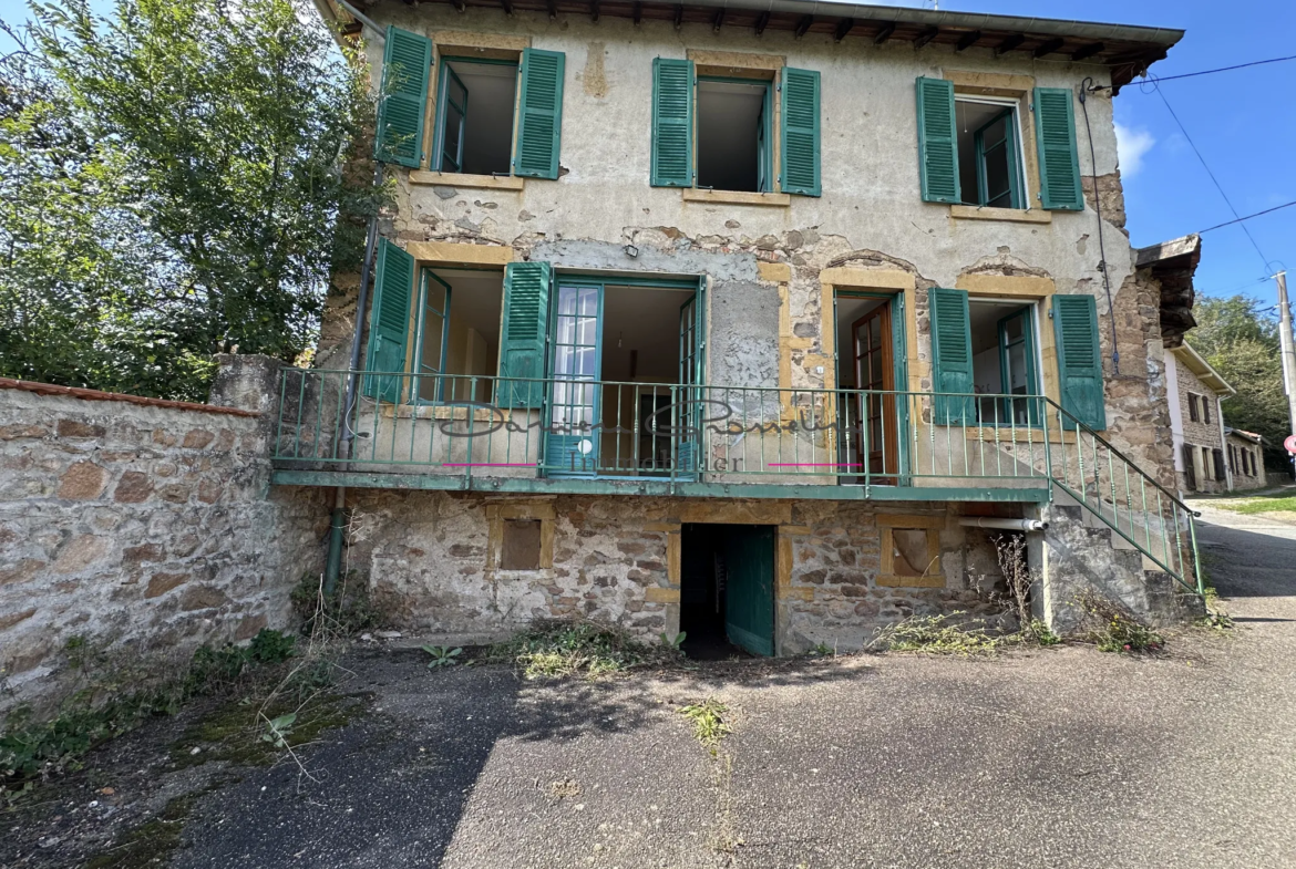 Maison d'Habitation avec Terrain à Thizy-les-Bourgs 