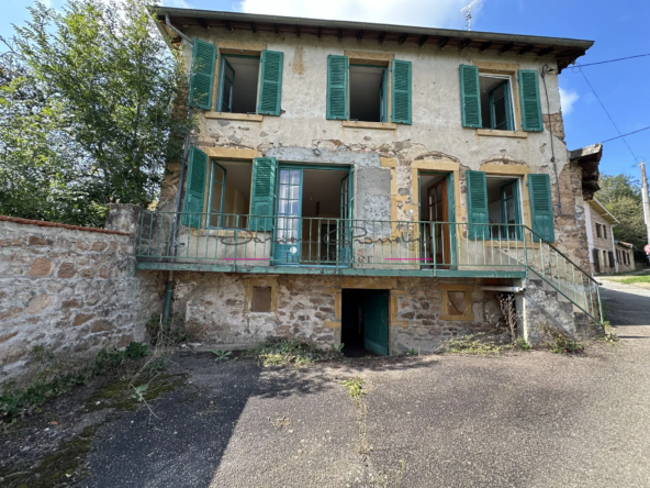 Maison d'Habitation avec Terrain à Thizy-les-Bourgs