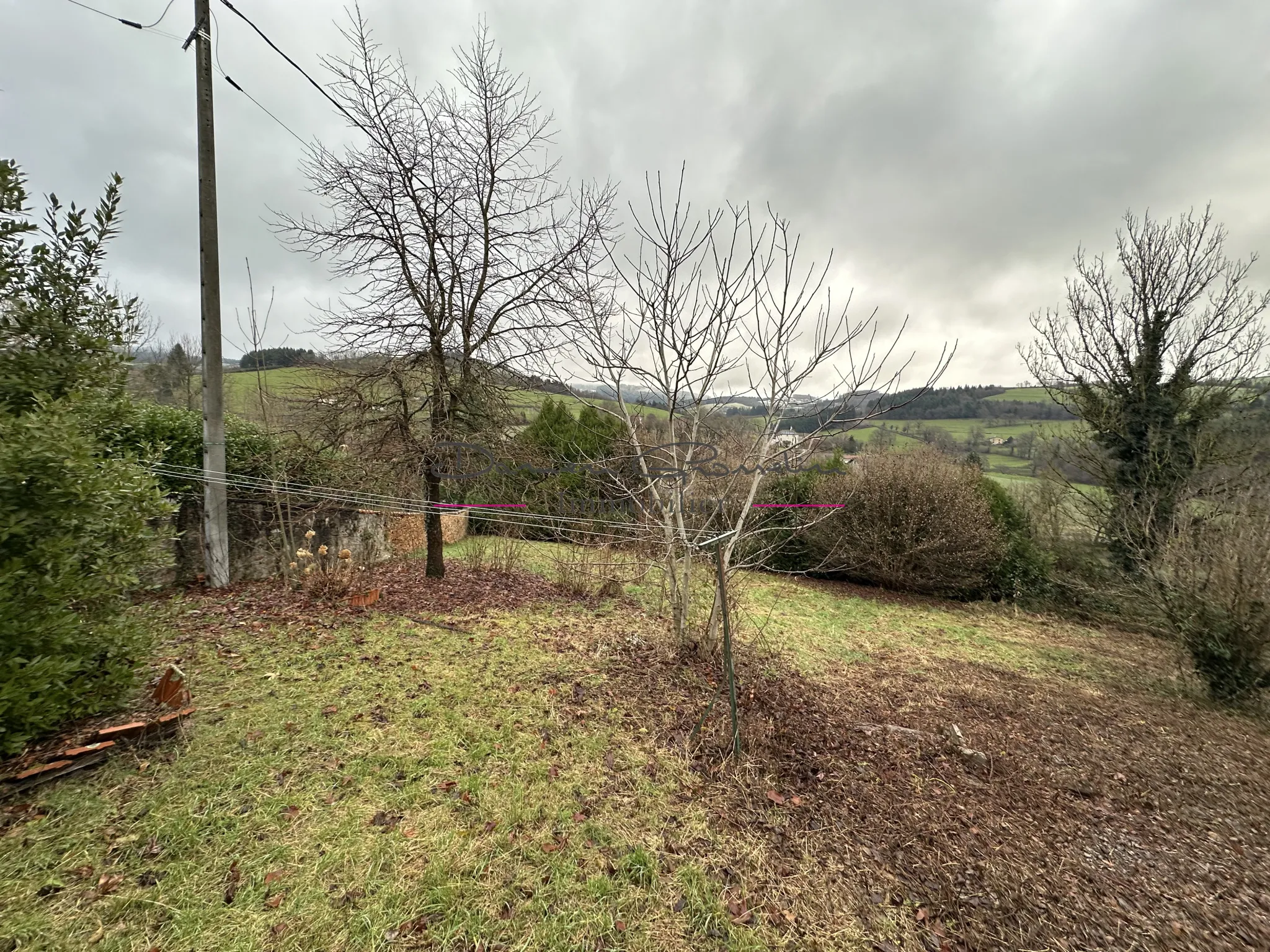 Maison d'Habitation avec Terrain à Thizy-les-Bourgs 