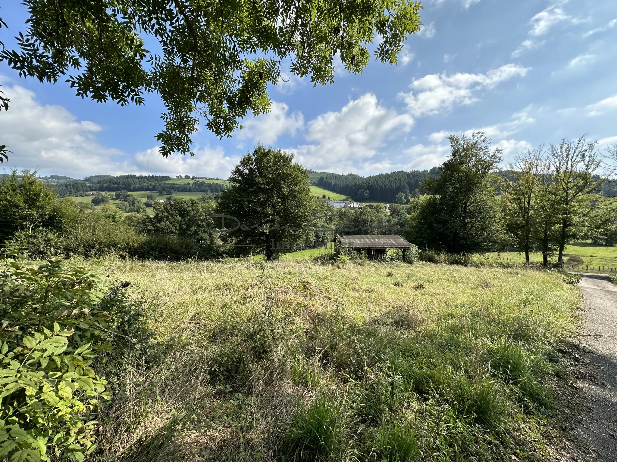 Maison d'Habitation avec Terrain à Thizy-les-Bourgs 