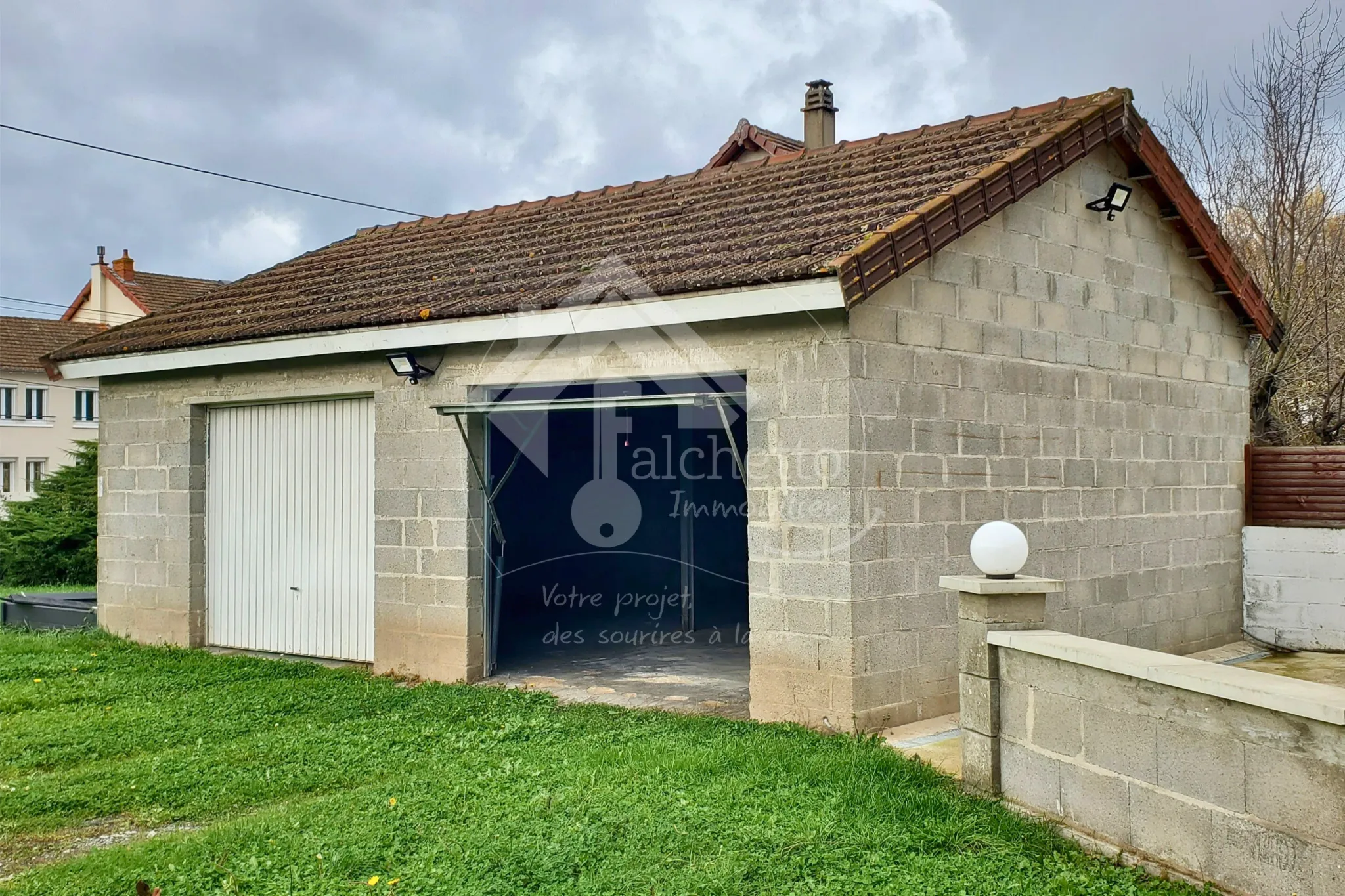 Maison de plain-pied à Saint-Loup - 130 m² avec terrain arboré 