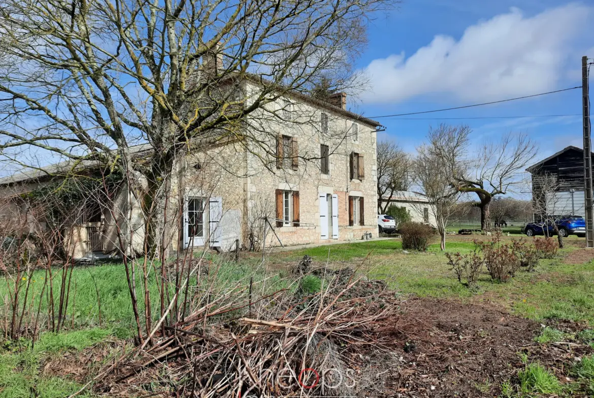 Maison de Campagne en Pierre à Duras 47120 - Projet de Vie Exceptionnel 