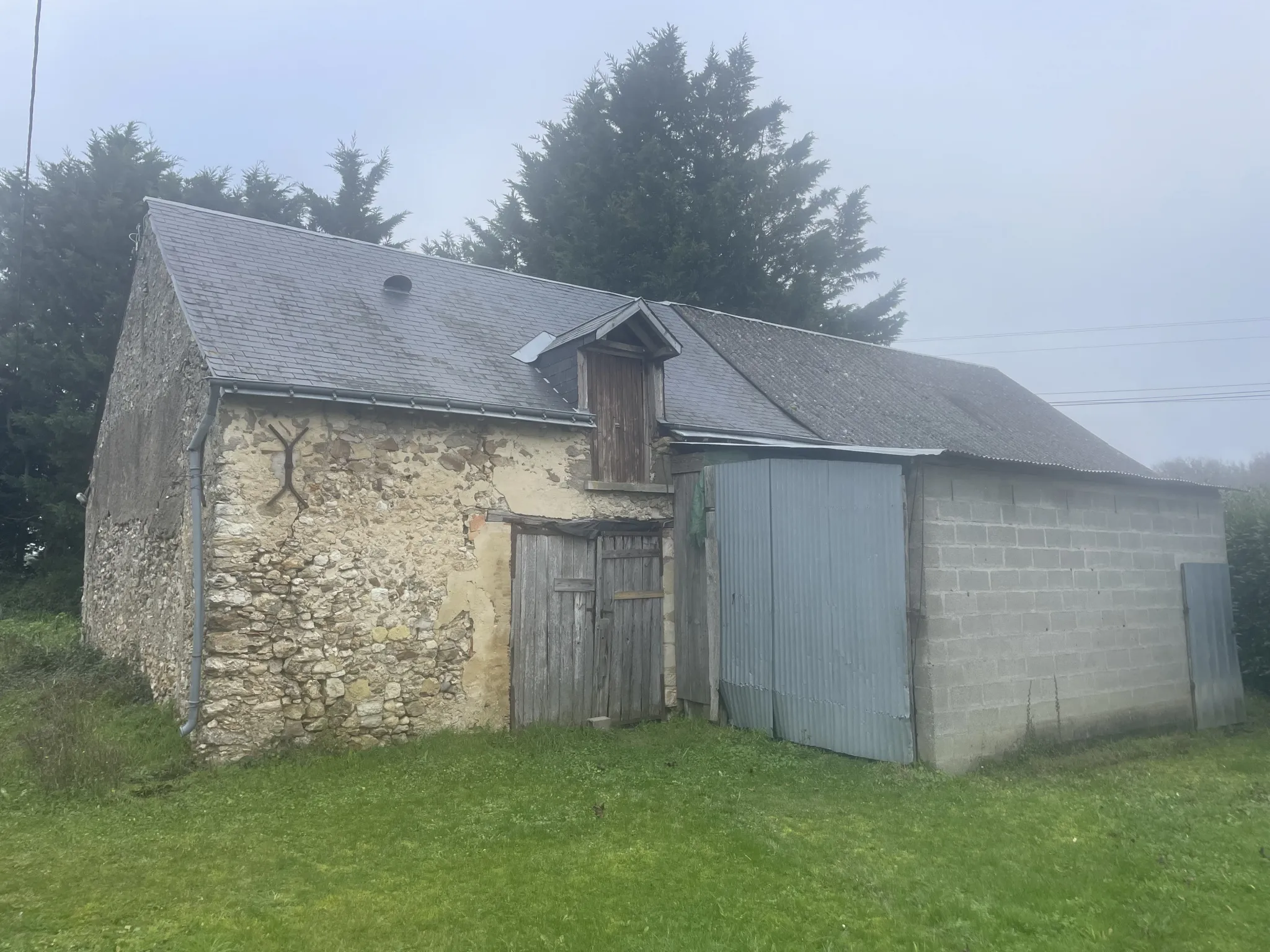 Maison de campagne à Noyant - 137 m² sur 1,5 hectares 