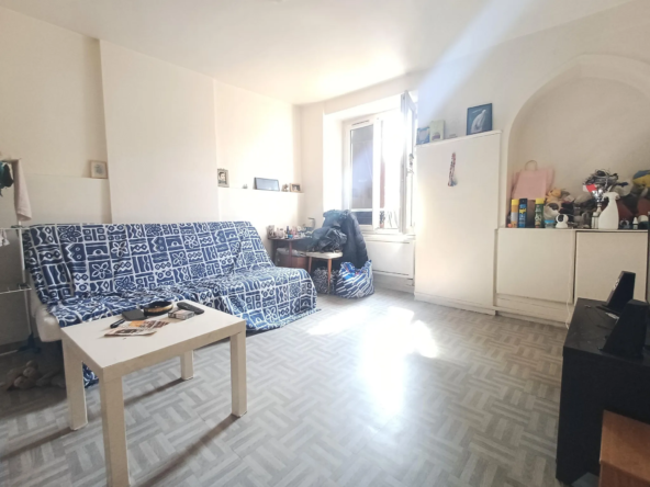 Investissement locatif T2 à Sonchamp, 45 m²