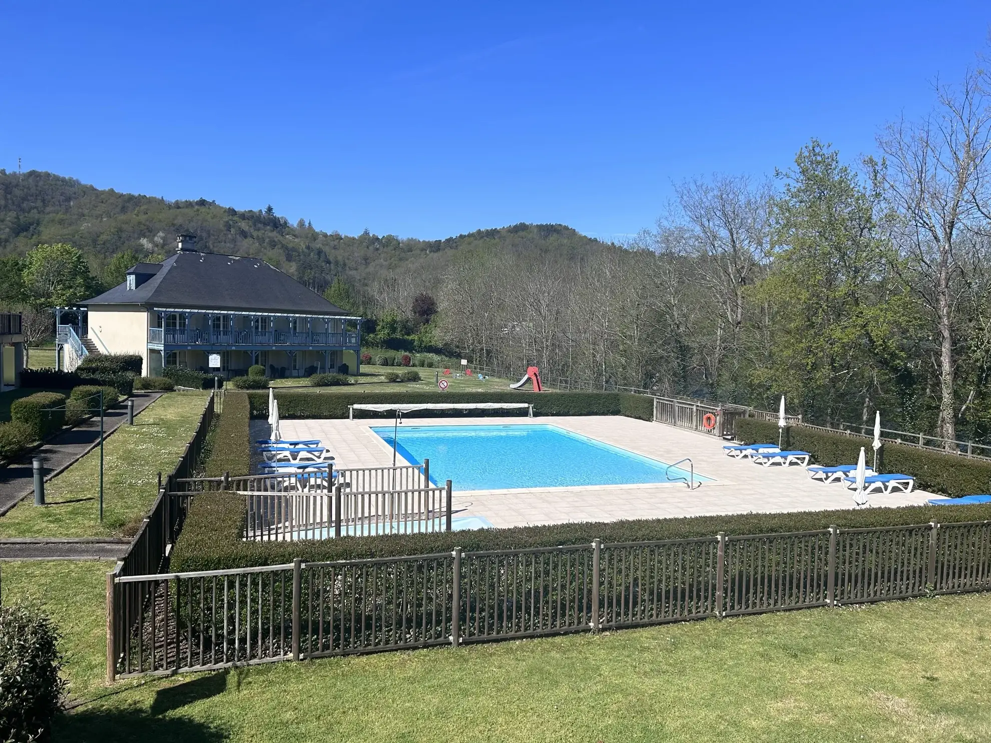 Appartement T2 lumineux avec vue sur la Dordogne à Argentat 