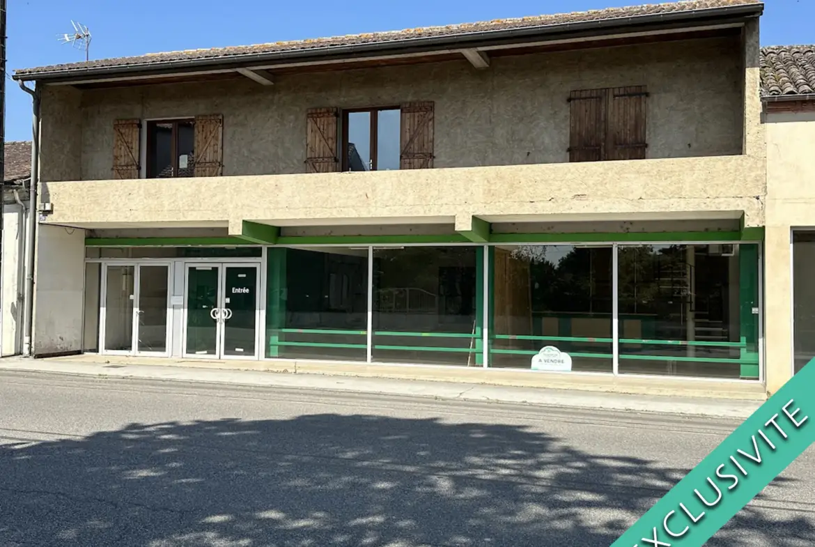 Local commercial avec bureaux à Fleurance - 520 m² 