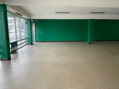 Local commercial avec bureaux à Fleurance - 520 m² 