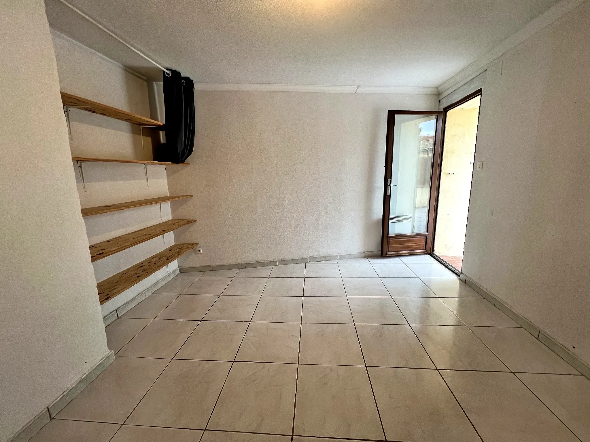 Maison de Ville à Vendre à Lunel - Plus de 98 m2 d'Espace à Vivre ! 