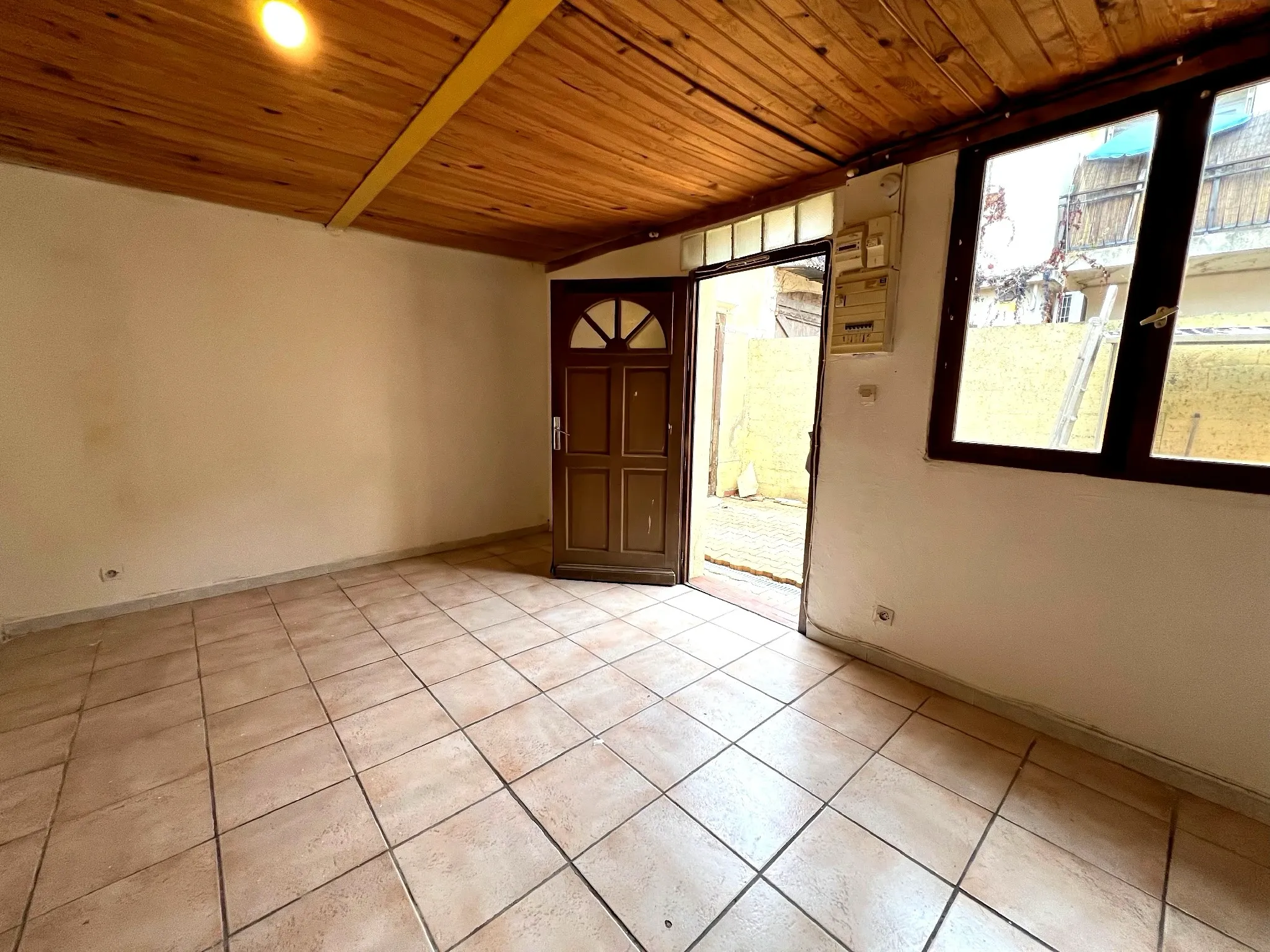 Maison de Ville à Vendre à Lunel - Plus de 98 m2 d'Espace à Vivre ! 