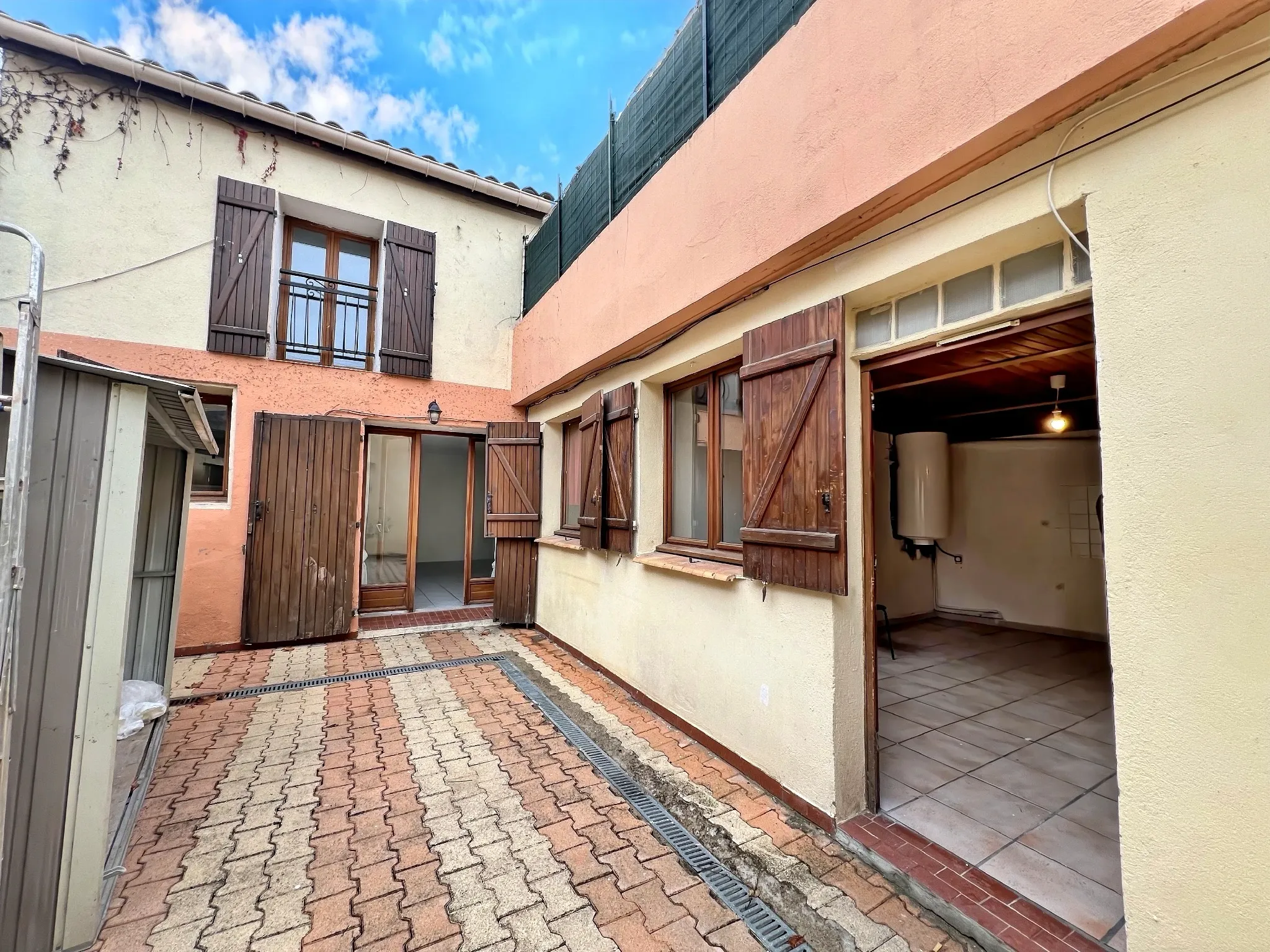 Maison de Ville à Vendre à Lunel - Plus de 98 m2 d'Espace à Vivre ! 