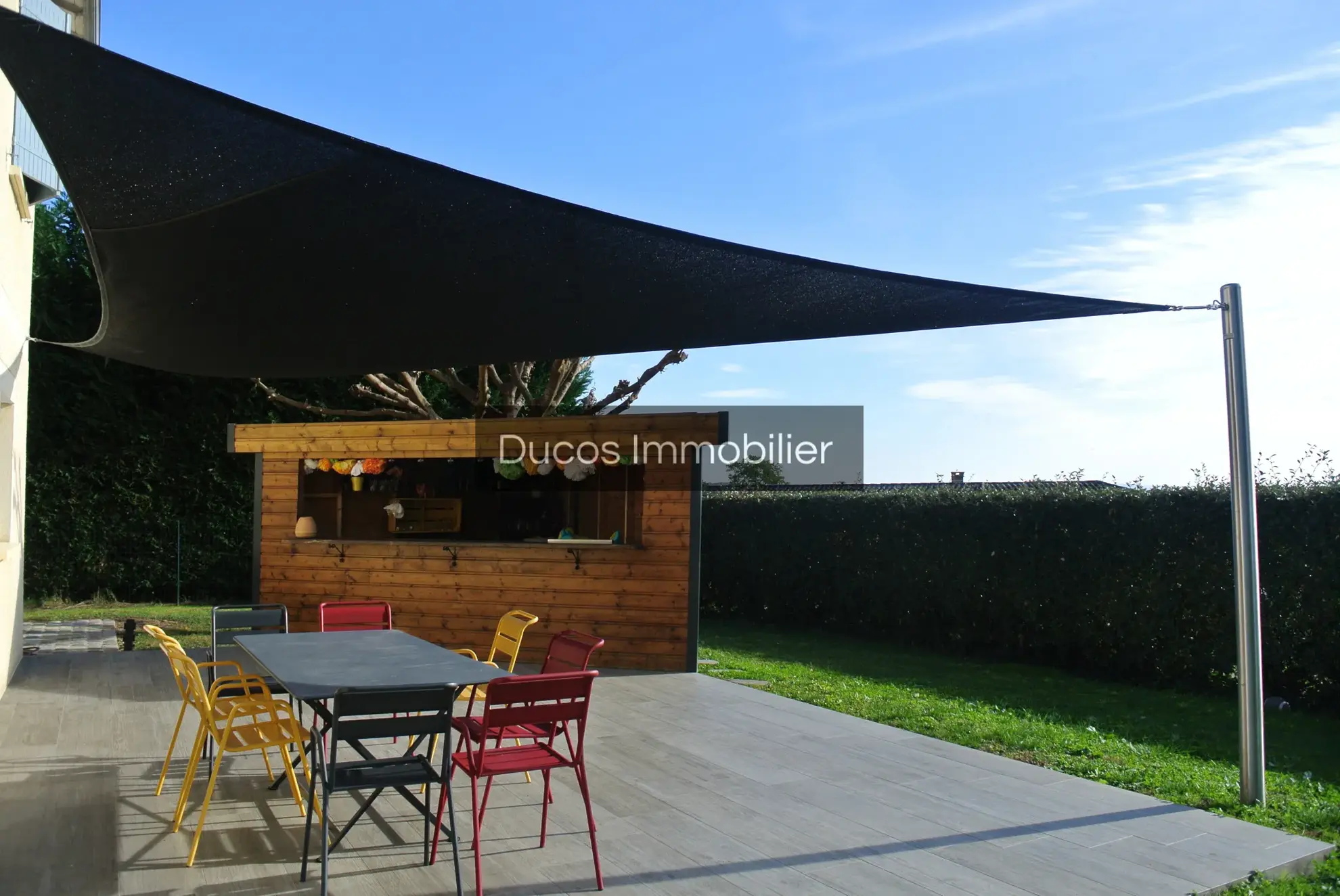 Maison contemporaine en excellent état à Marmande avec jardin et terrasse 