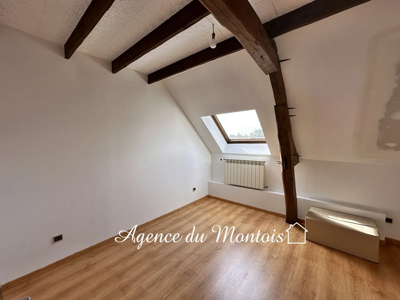 Fermette à vendre à Bray-sur-Seine - 4 pièces, 3 chambres, jardin de 930 m² 