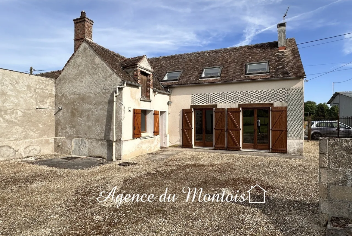 Fermette à vendre à Bray-sur-Seine - 4 pièces, 3 chambres, jardin de 930 m² 