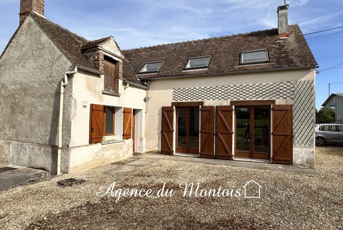 Fermette à vendre à Bray-sur-Seine - 4 pièces, 3 chambres, jardin de 930 m² 