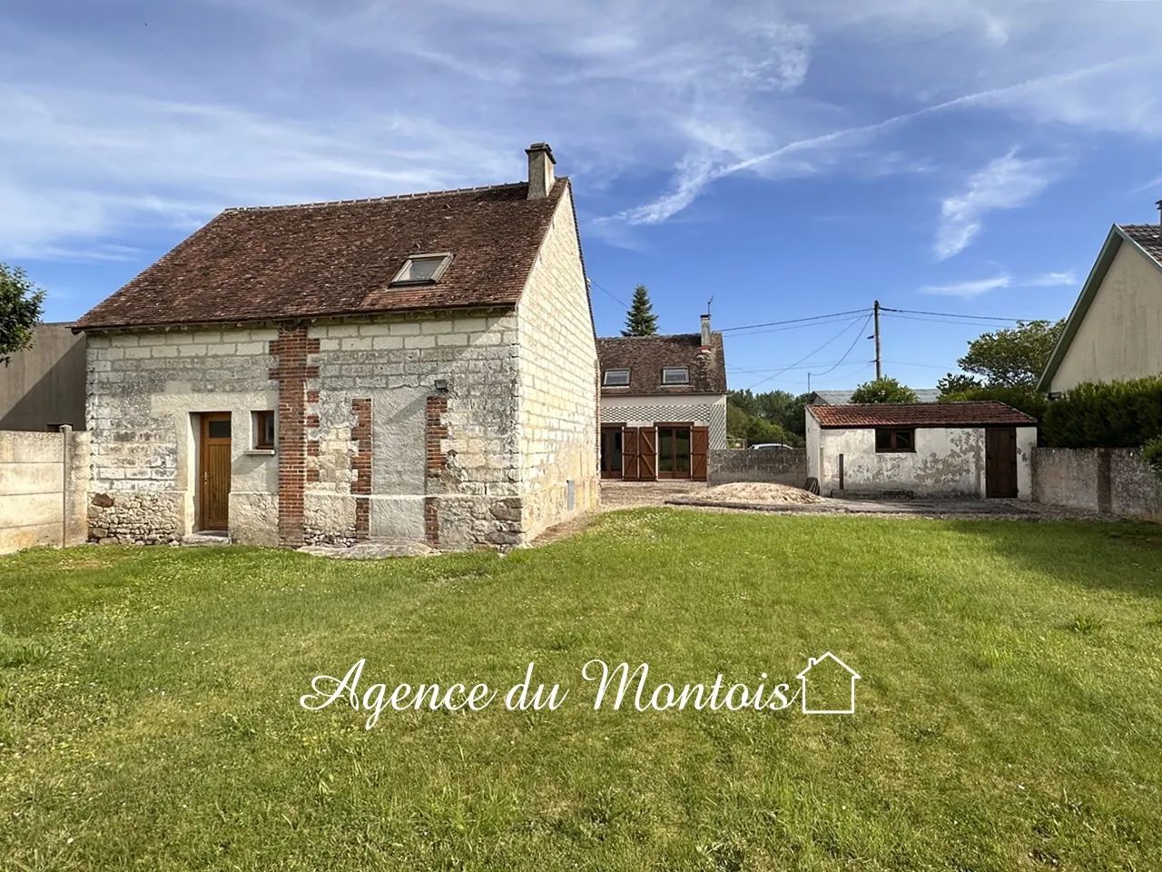 Fermette à vendre à Bray-sur-Seine - 4 pièces, 3 chambres, jardin de 930 m² 