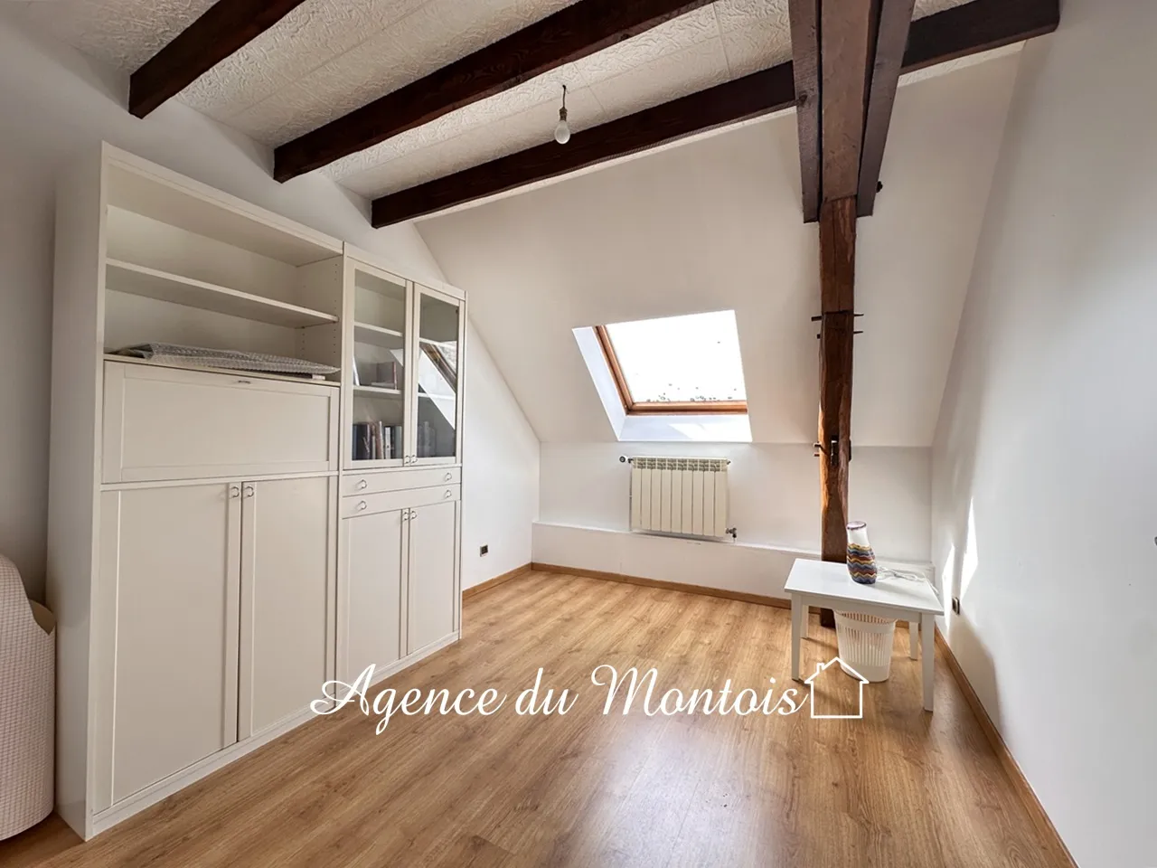 Fermette à vendre à Bray-sur-Seine - 4 pièces, 3 chambres, jardin de 930 m² 