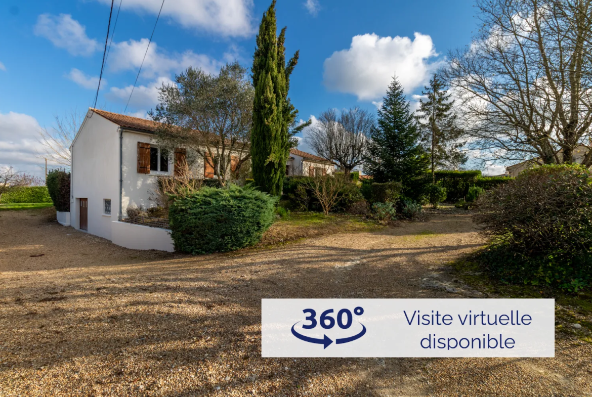 Maison T4 à rafraîchir avec jardin de 1500 m2 à Saint-Savinien 