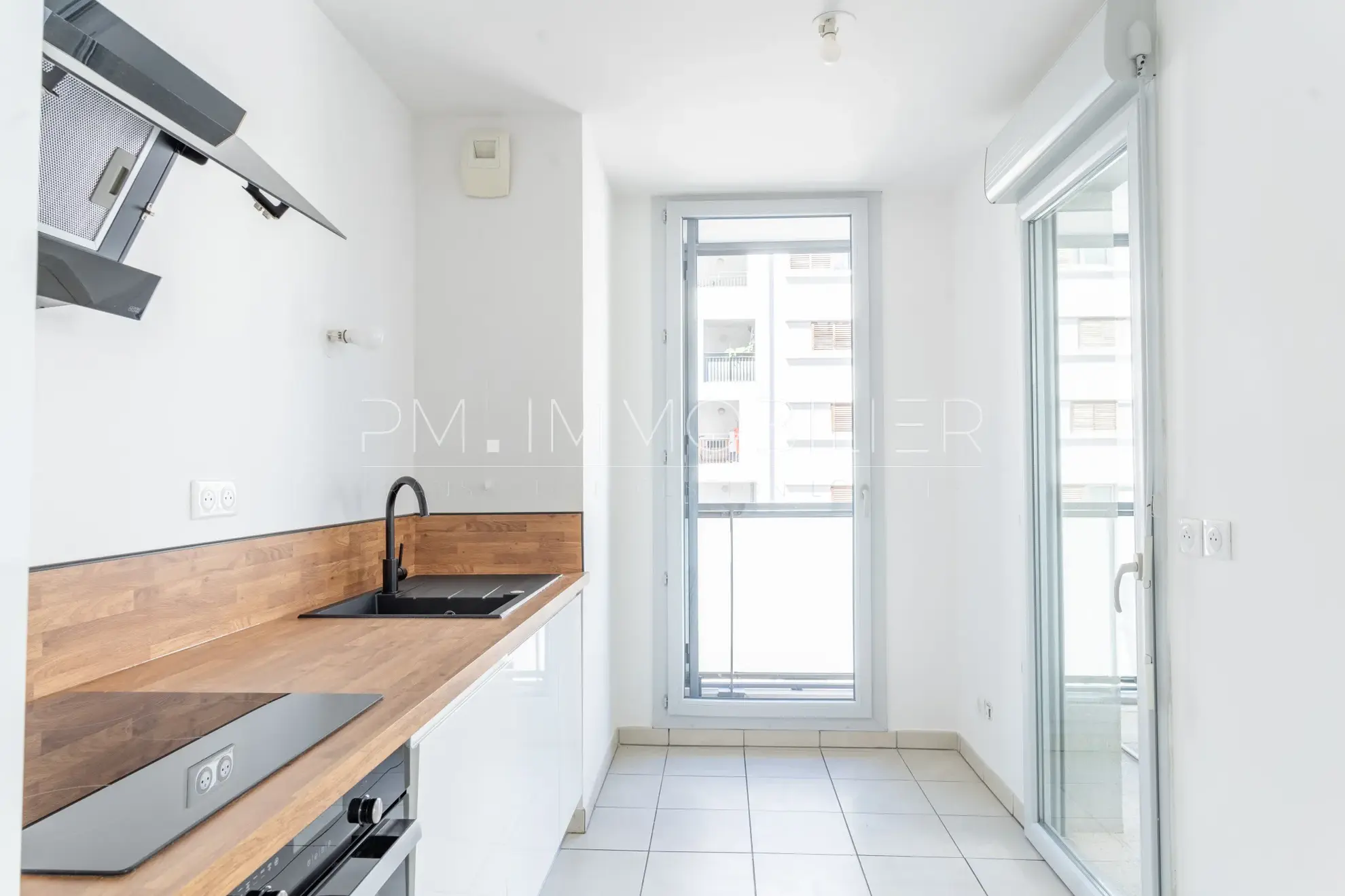 Vente T3 lumineux avec terrasse à Marseille Jolieette 