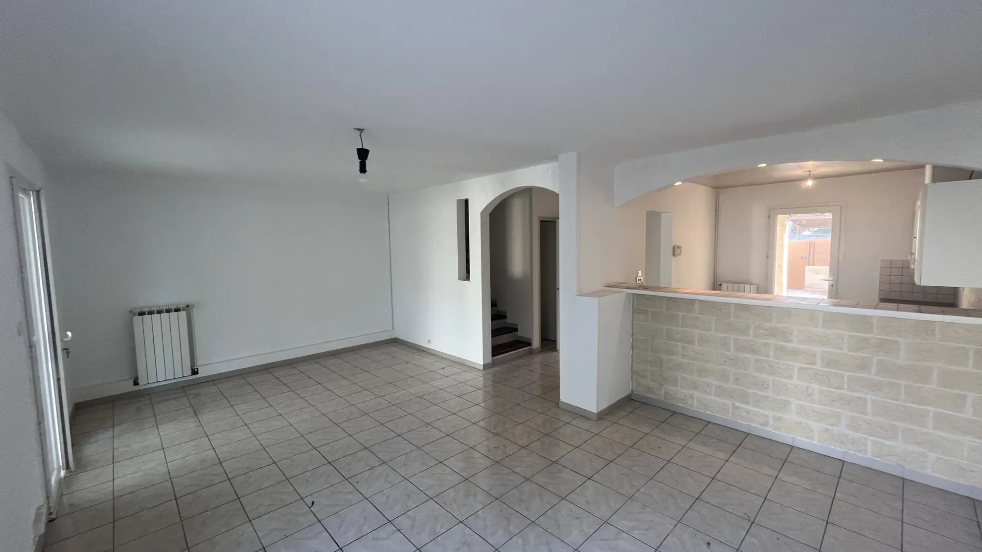 Maison F4 rénovée à Sorgues - 232 000 € 