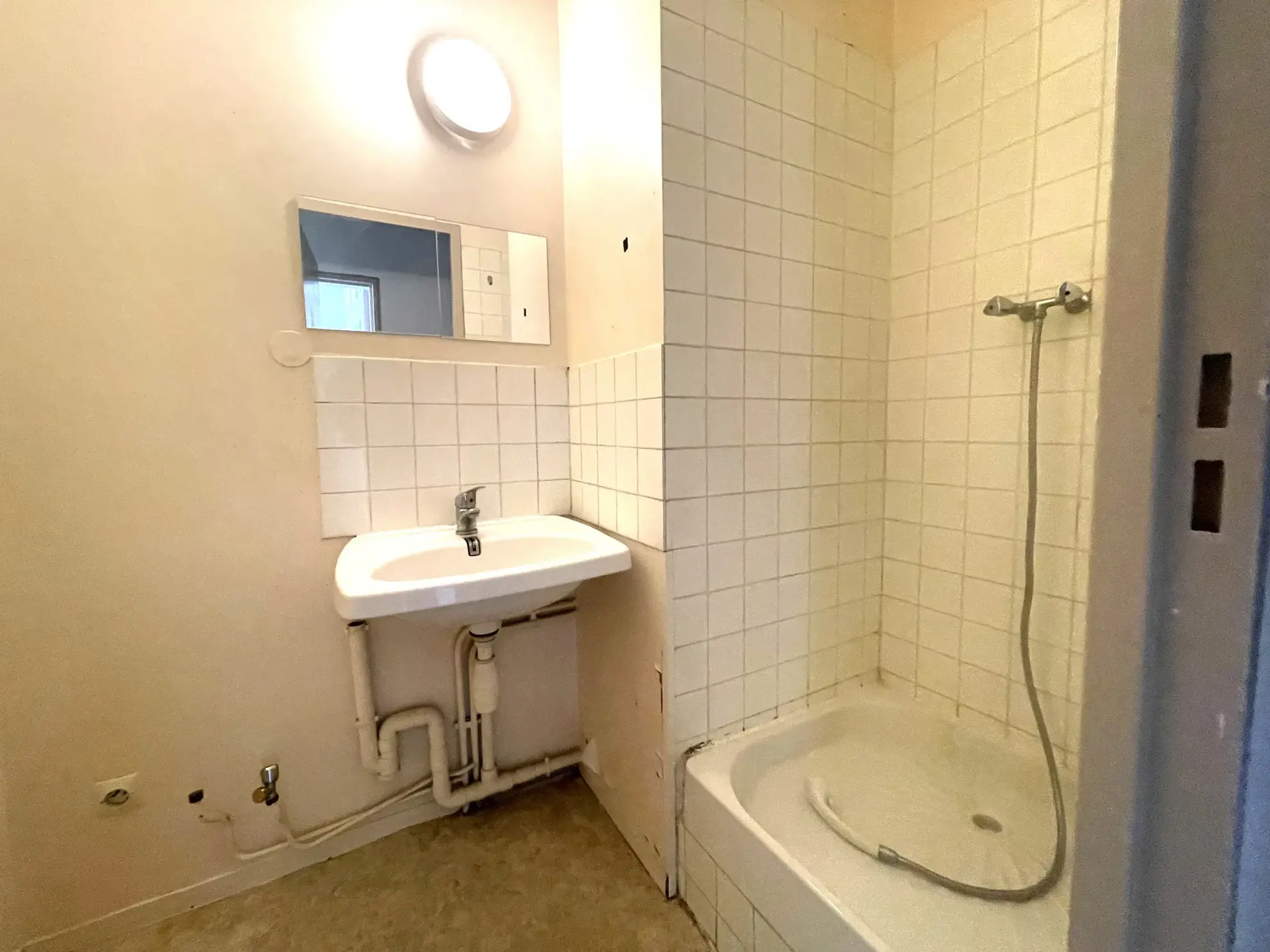 À vendre : Studio 26 m² avec loggia et parking à Toulon 