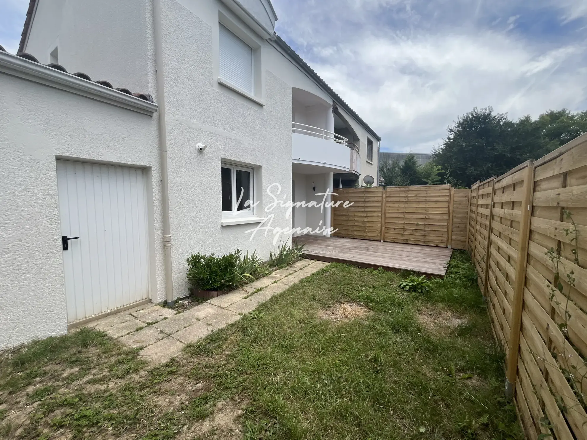 Maison moderne de 78 m² avec garage et jardin à Agen 