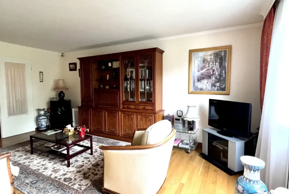 Appartement F4 de 74m2 à Cergy-Pontoise, proche commodités 