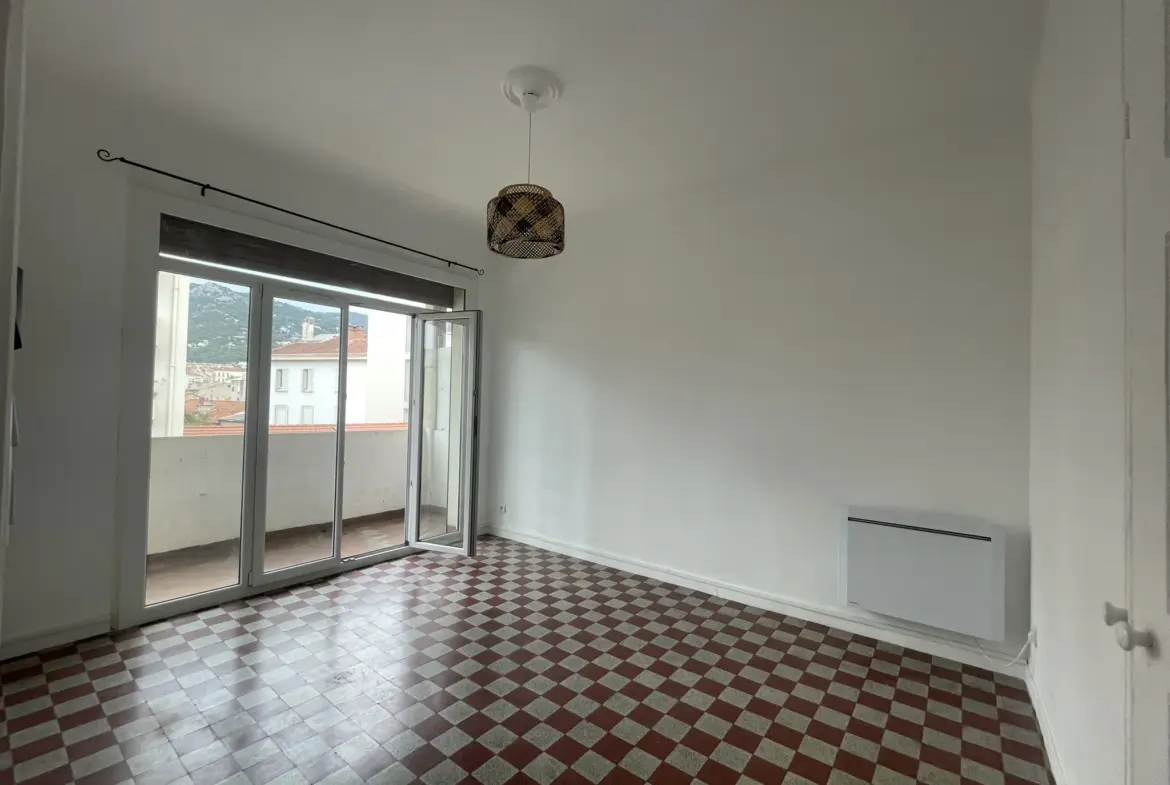 Appartement 2 pièces 42m2 à vendre dans le quartier du Pont du Las, Toulon 