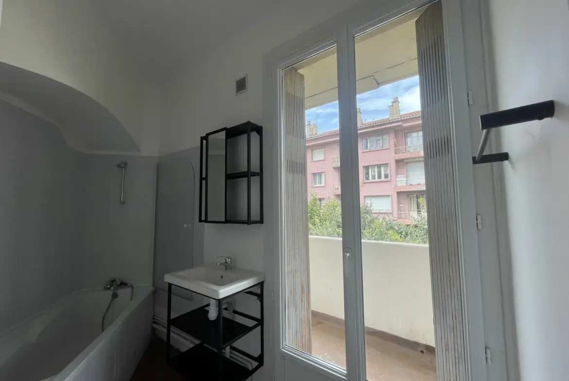 Appartement 2 pièces 42m2 à vendre dans le quartier du Pont du Las, Toulon 