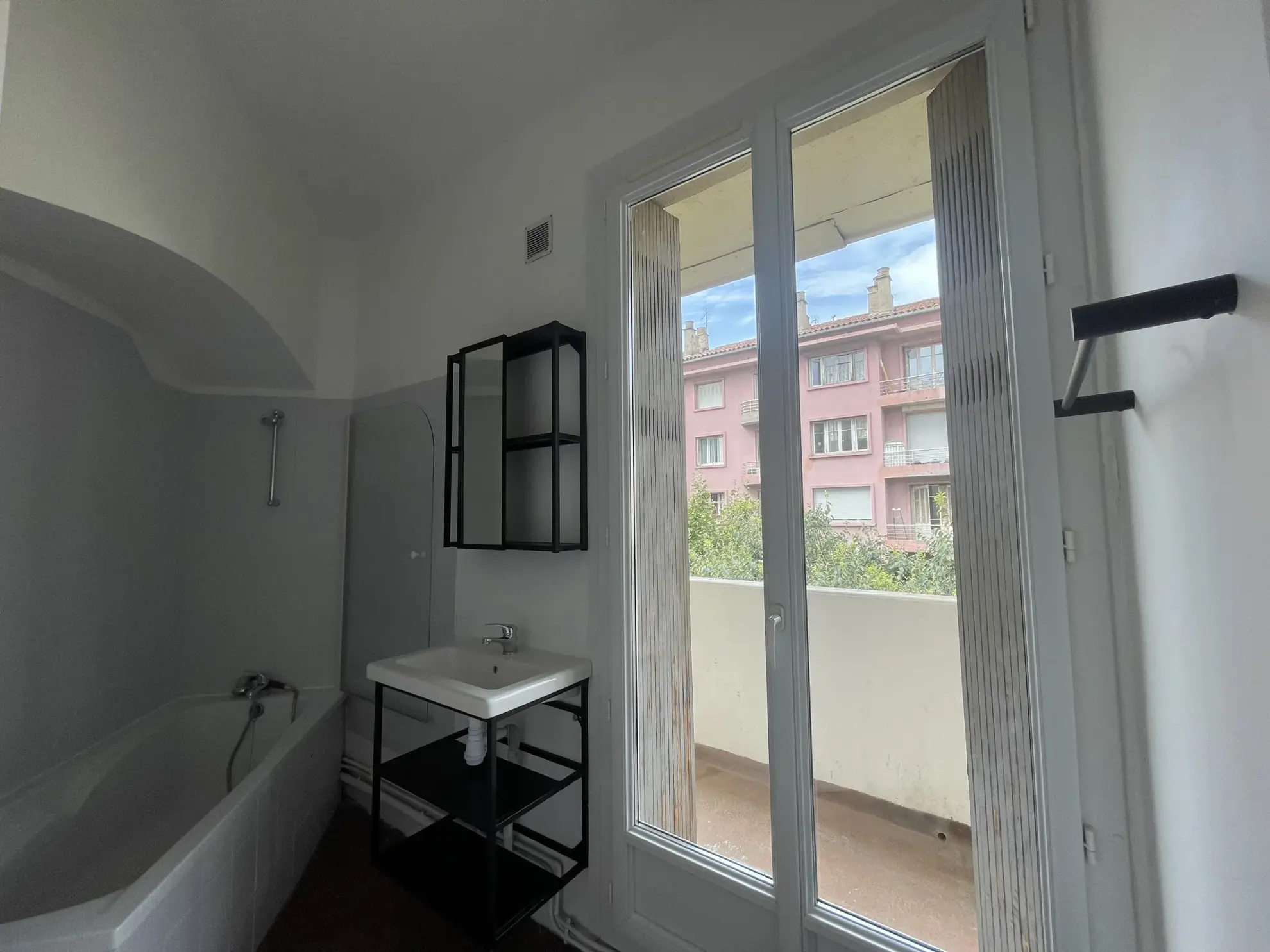 Appartement 2 pièces 42m2 à vendre dans le quartier du Pont du Las, Toulon 