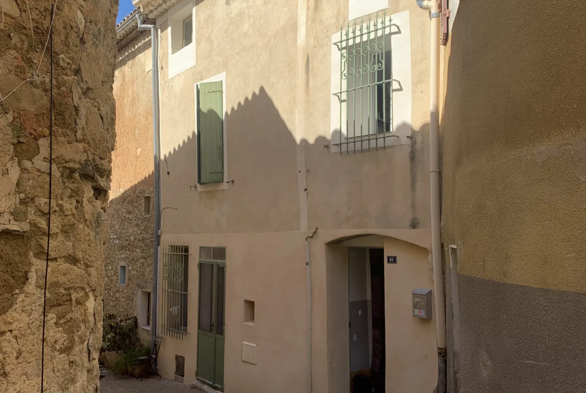 Maison de village rénovée à Beaumes de Venise - 197 000 € 