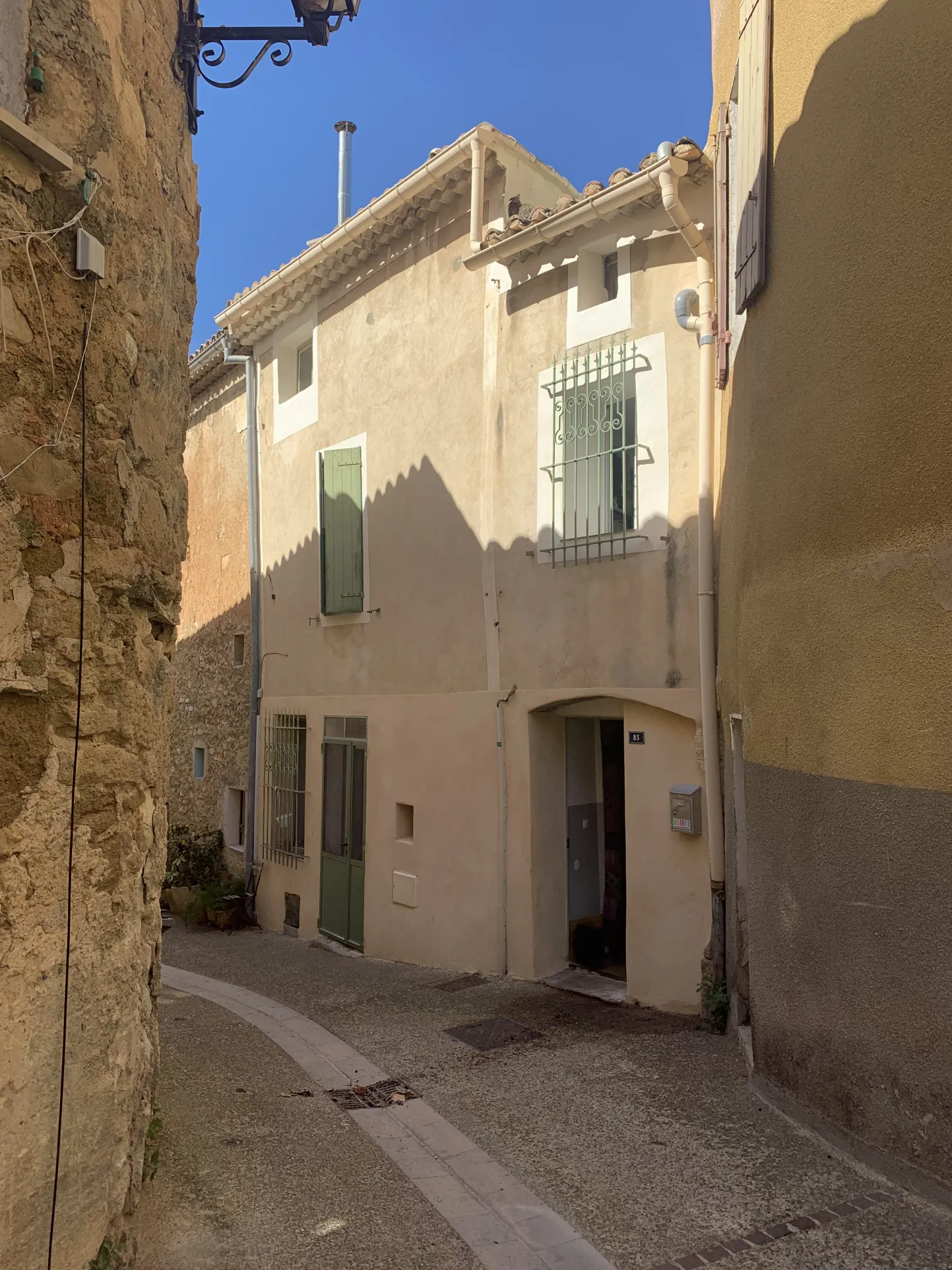 Maison de village rénovée à Beaumes de Venise - 197 000 € 