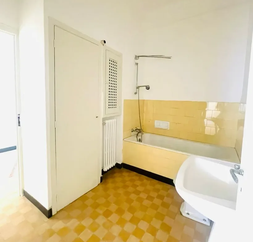 Bel appartement spacieux à Toulon - Zone franche haute ville 