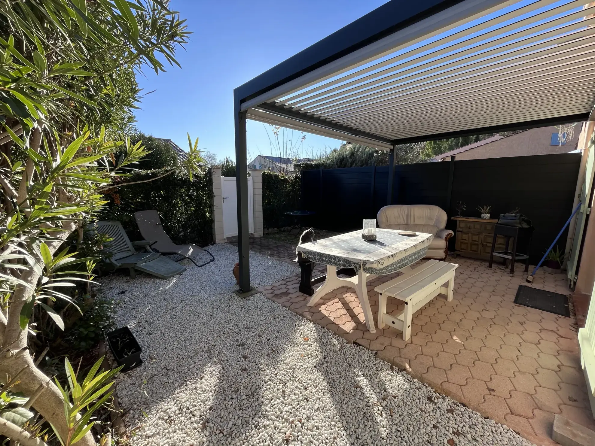 Maison mitoyenne à Vidauban avec jardin et piscine 