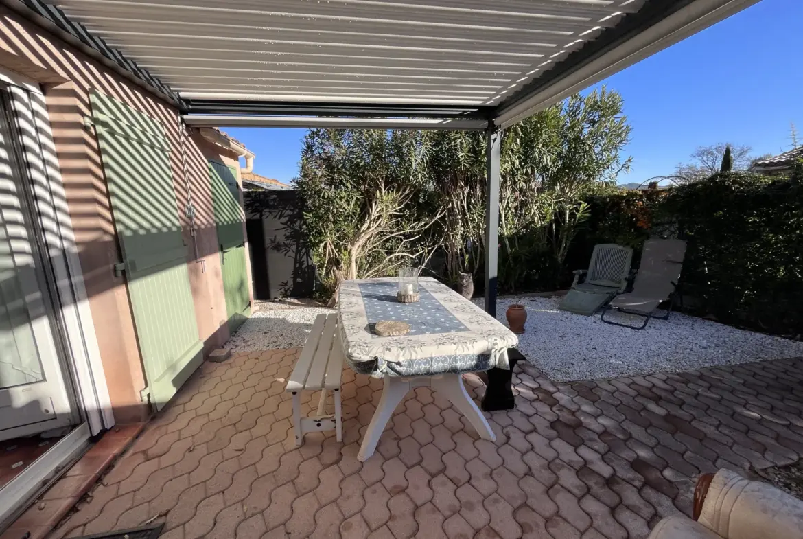 Maison mitoyenne à Vidauban avec jardin et piscine 