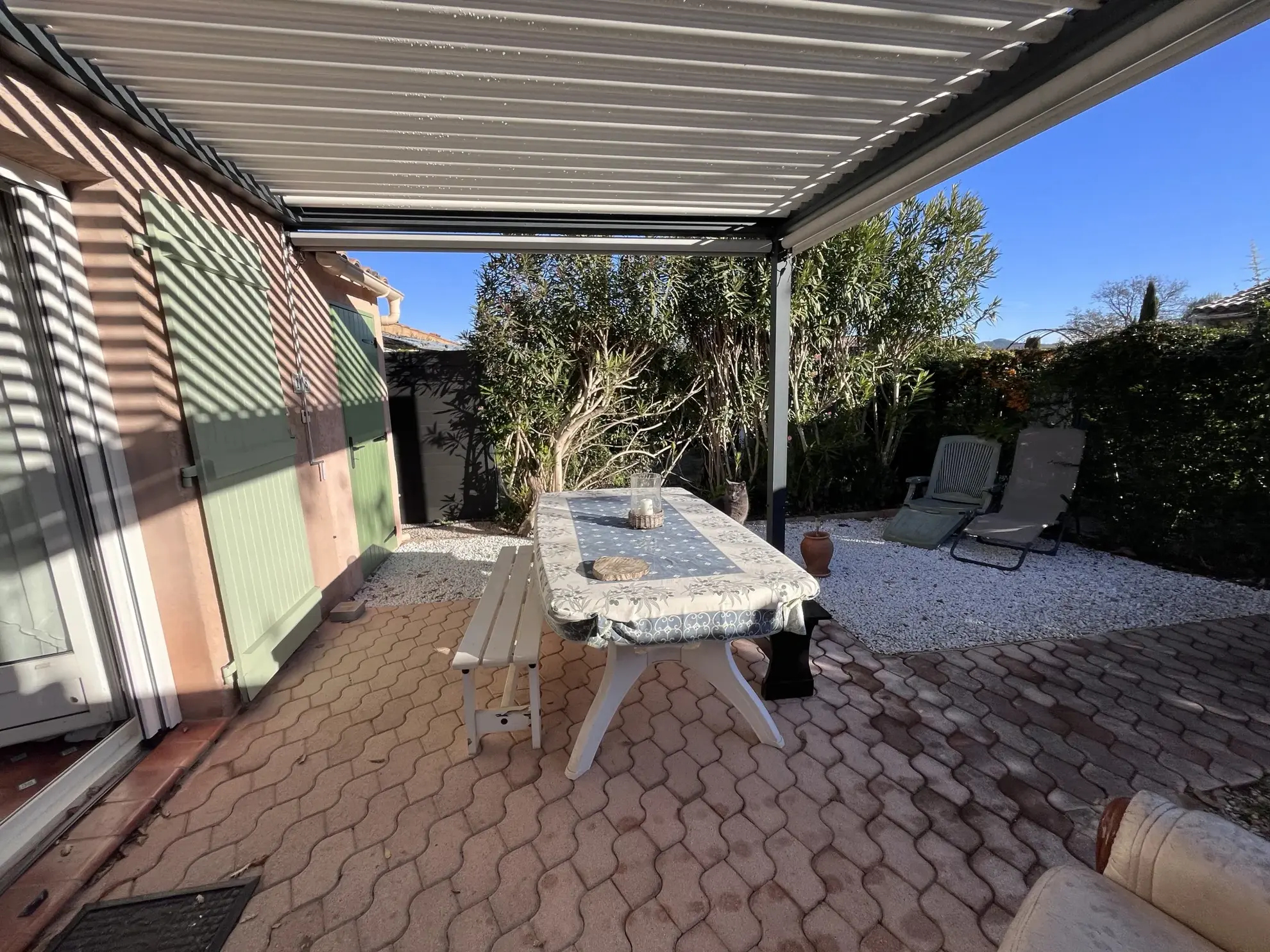 Maison mitoyenne à Vidauban avec jardin et piscine 