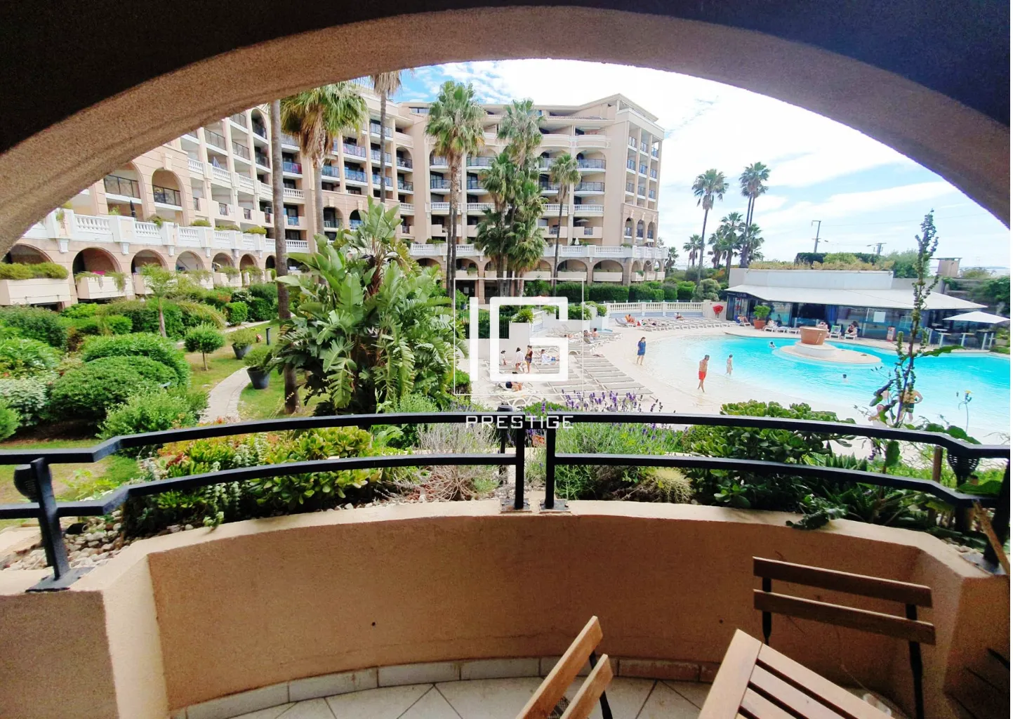 Appartement 2 pièces à vendre à Cannes avec piscine et parking 