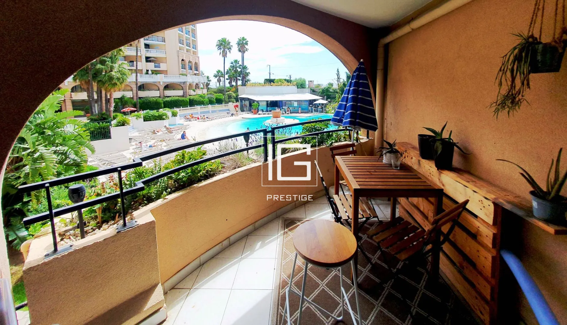 Appartement 2 pièces à vendre à Cannes avec piscine et parking 